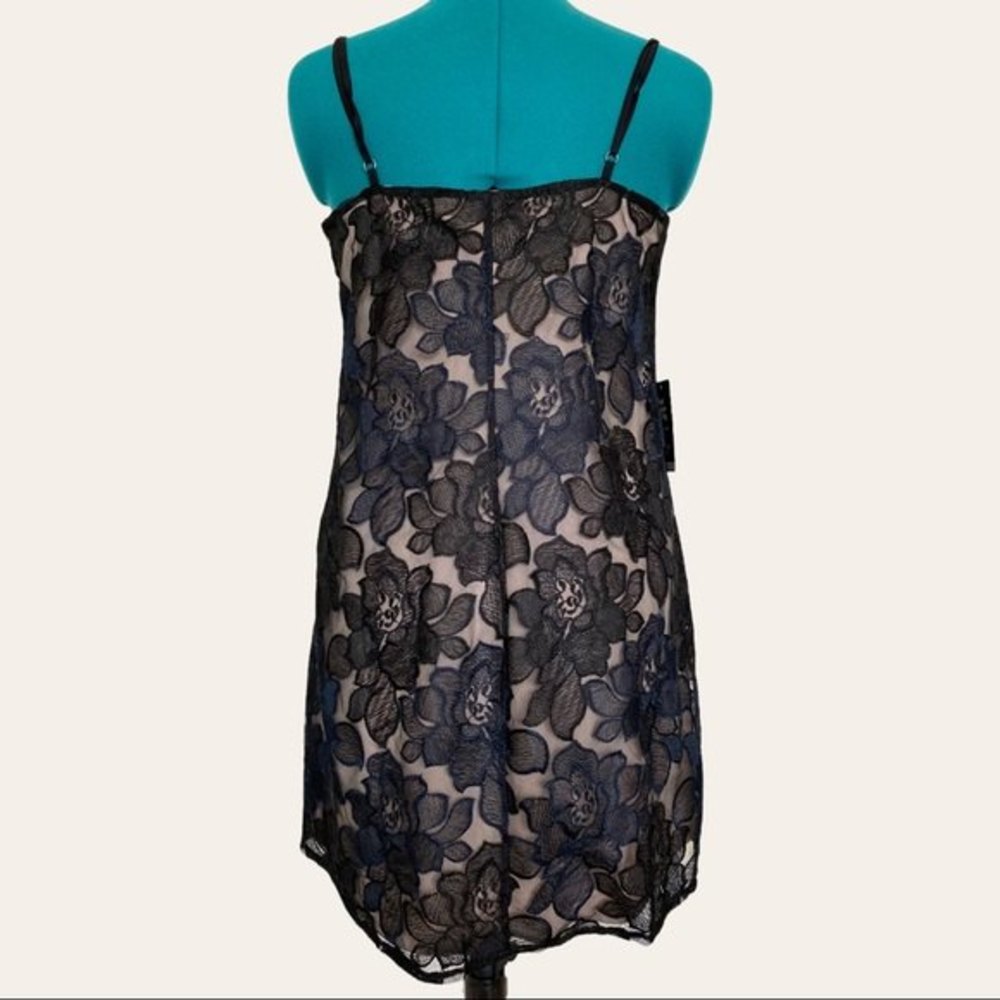 Express Black Embroidered Floral Mini Dress Womens Size Medium Tan Lining - Picture 2 of 16